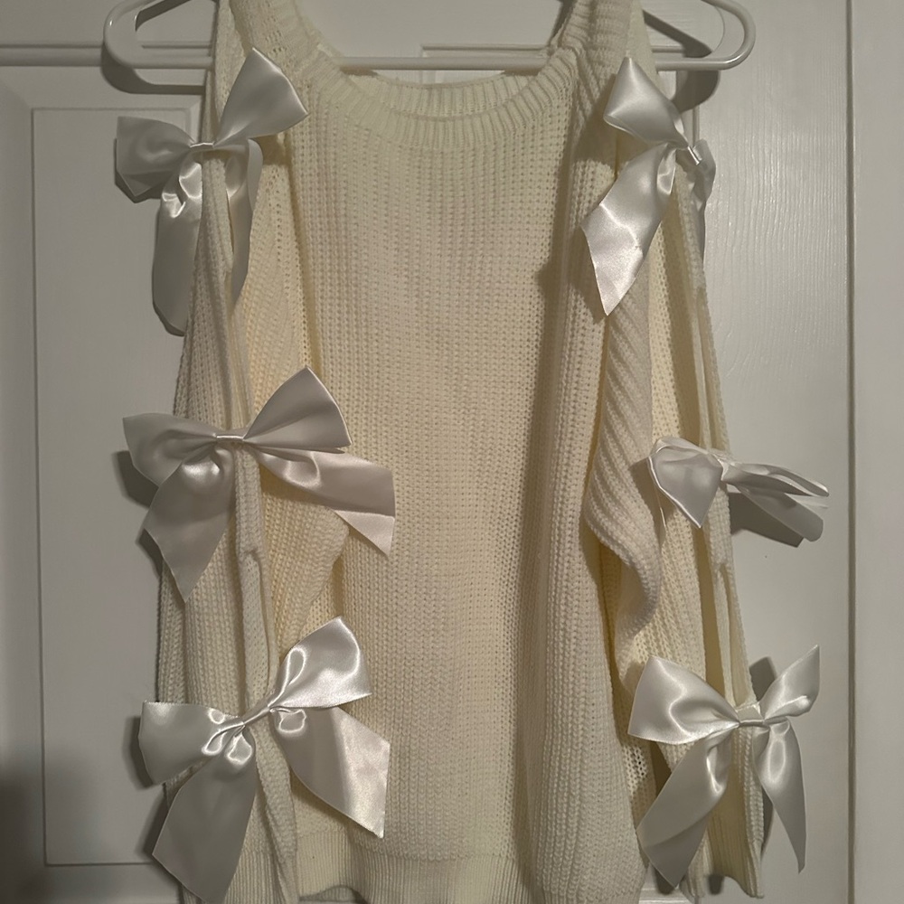 Elegant White Sweater with Satin Bows